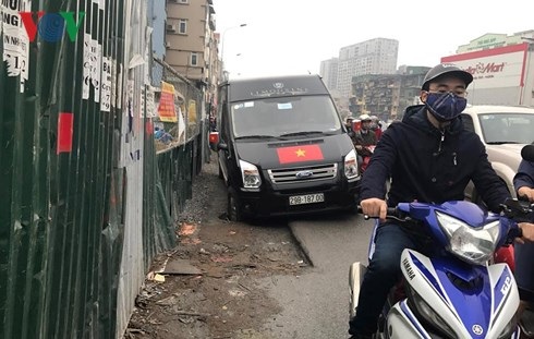 Hố ga mất nắp bẫy chết người trên đường Trường Trinh Hà Nội